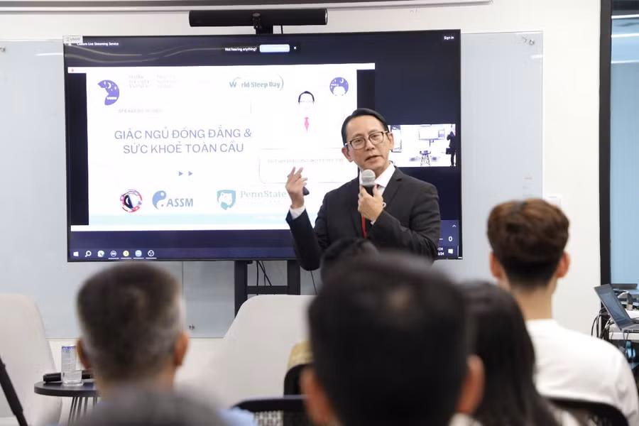 gs-duong-quy-sy1.jpg