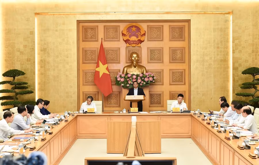 Thủ tướng Phạm Minh Chính chủ trì phiên họp của Ủy ban quốc gia đổi mới GD-ĐT. 