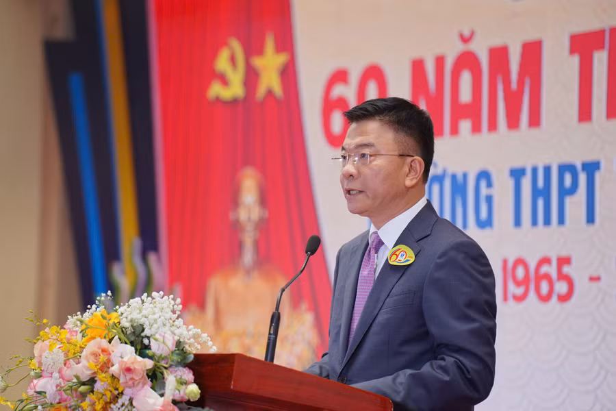ptt-le-thanh-long.jpg