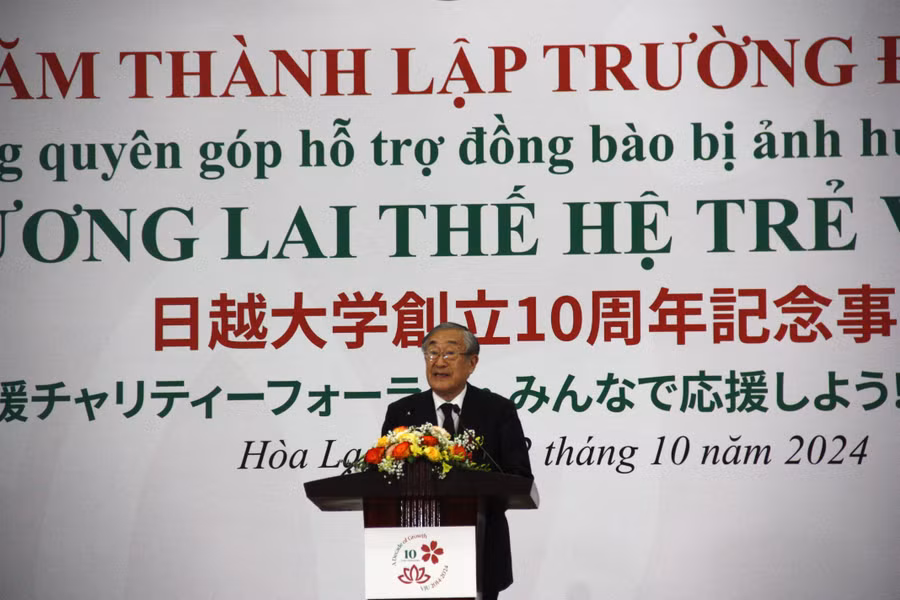 truong-dh-viet-nhat-3467.jpg