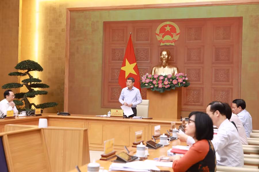 Thủ tướng Lê Minh Hưng chủ trì buổi làm việc với Bộ Giáo dục và Đào tạo.
