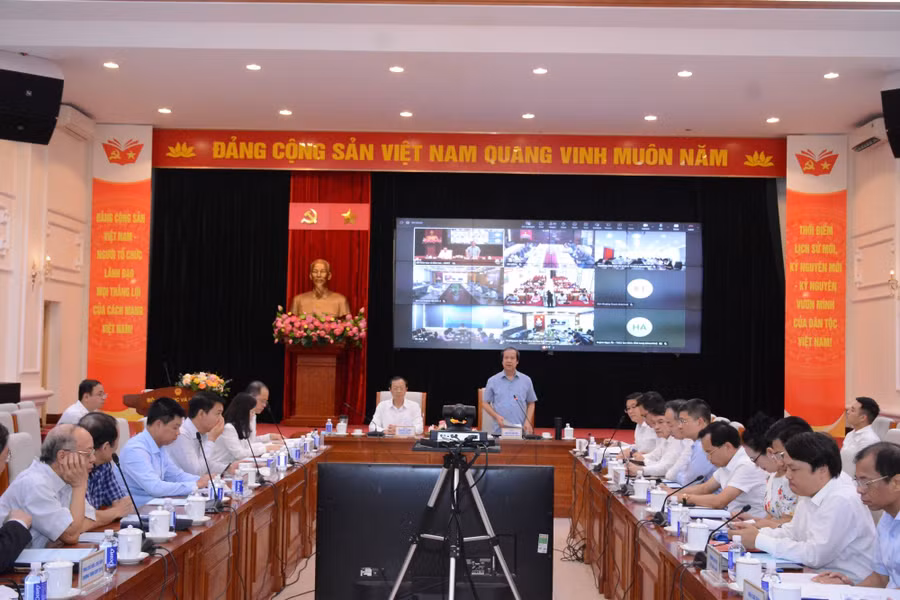Bộ trưởng Nguyễn Kim Sơn chủ trì hội nghị.