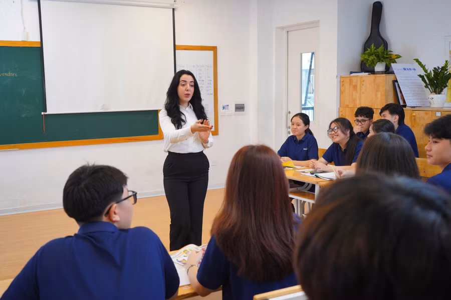 Giờ học Tiếng Anh tại Trường THPT Ban Mai (Hà Nội).