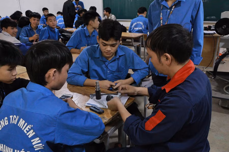 Giờ thực hành tại Trường Trung cấp nghề miền núi Thanh Hóa
