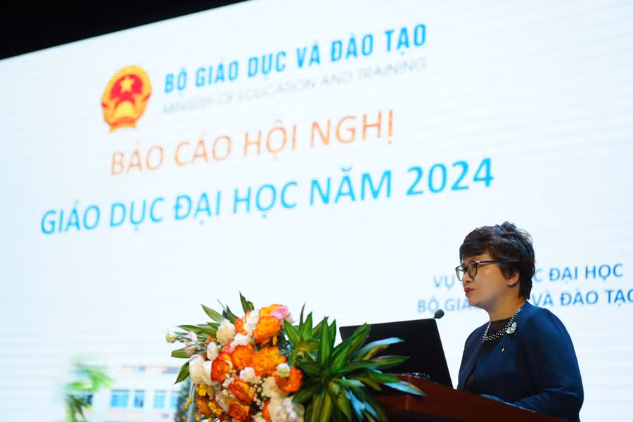 hoi nghi dh2.jpg