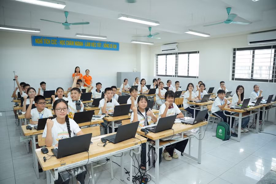 cac-ban-thi-sinh-tham-gia-thi-dau-tai-diem-thi-mien-bac.jpg