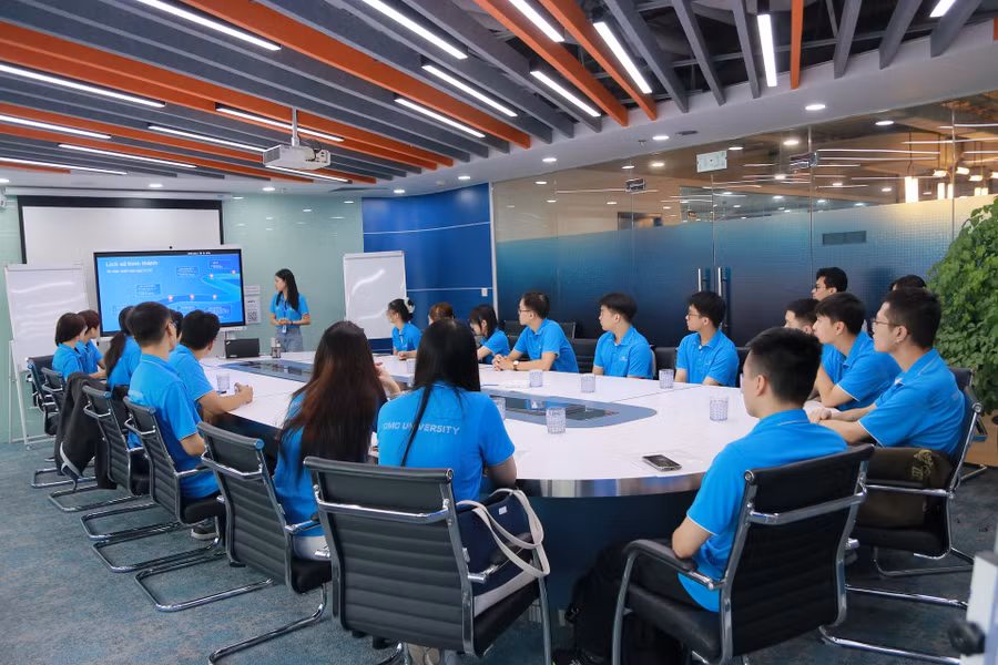 Sinh viên Trường Đại học CMC thực tập tại doanh nghiệp.