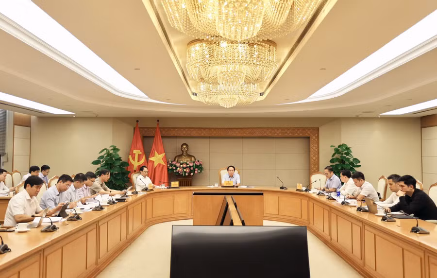 Phó Thủ tướng Lê Tiến Châu chủ trì cuộc họp. Ảnh: VGP/Thu Sa.