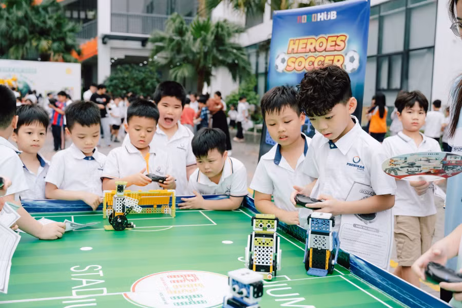 Học sinh tham gia nhiều hoạt động trải nghiệm, hướng tới phát triển năng lực toàn diện.