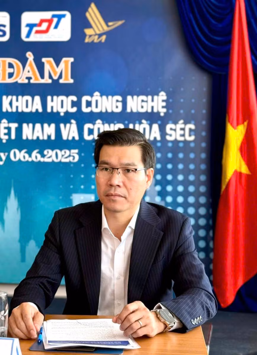 ht-dh-ton-duc-thang.jpg
