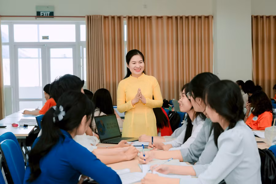 Giảng viên, sinh viên Trường Đại học Sư phạm (Đại học Đà Nẵng).