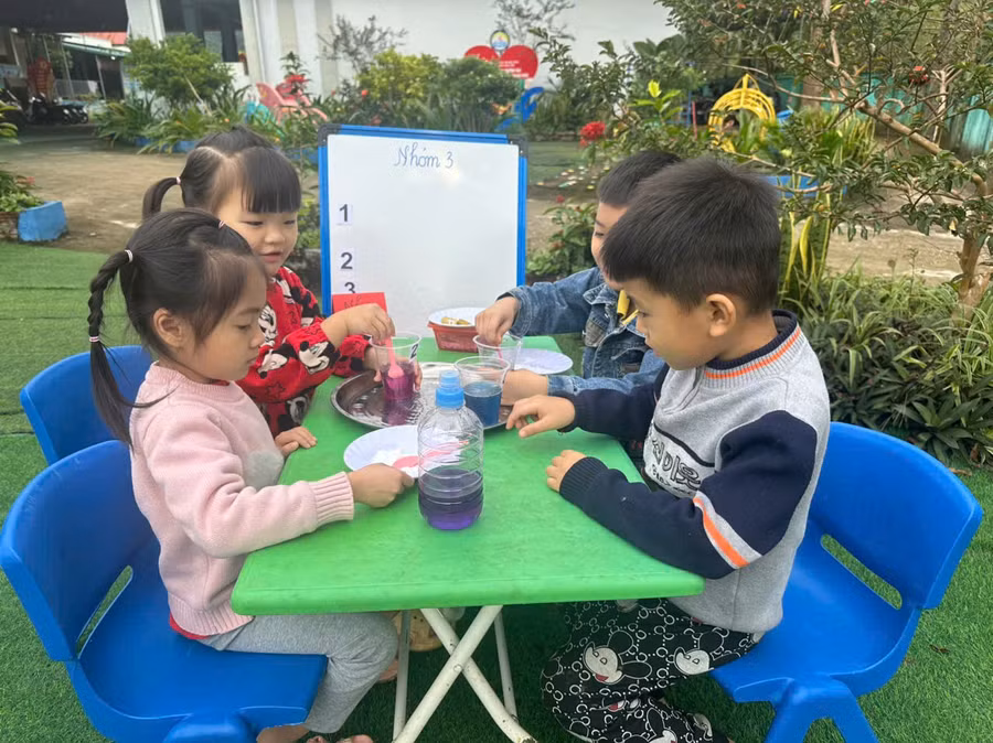 Trẻ Trường Mầm non Vĩnh Tiền (Long Cốc, Phú Thọ).