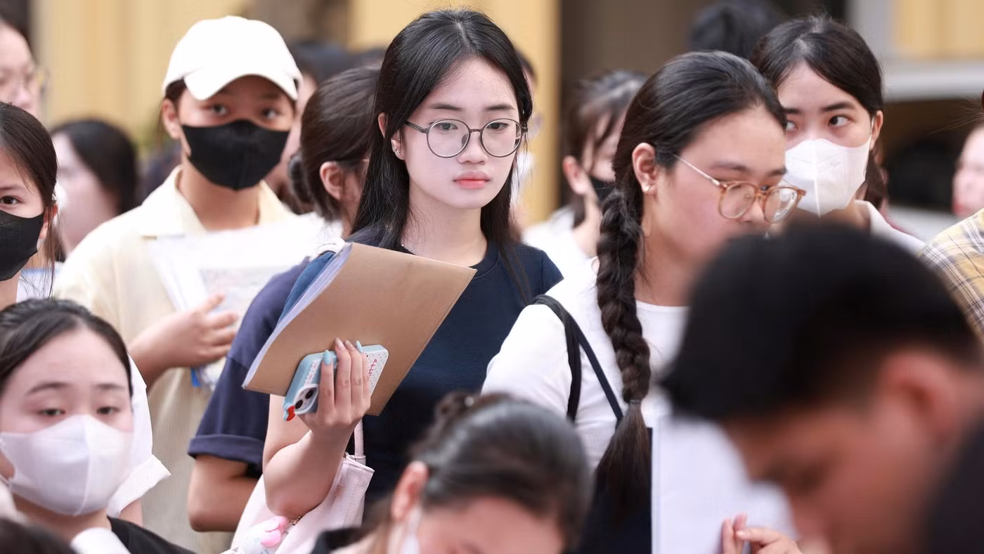 Tân sinh viên Học viện Phụ nữ Việt Nam trong ngày nhập học.
