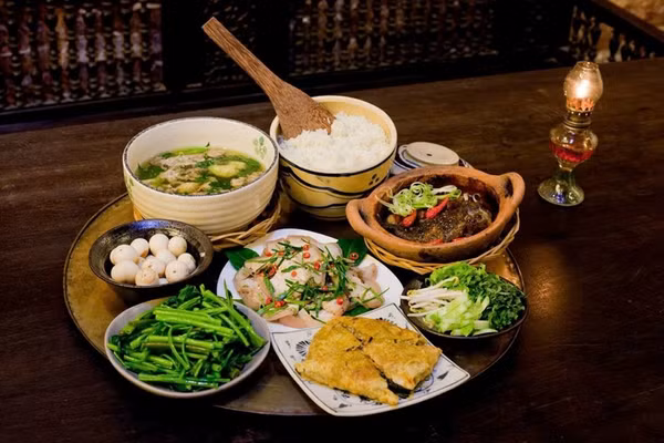 Thể lệ cuộc thi viết chủ đề 'Bữa cơm gia đình ấm áp yêu thương'