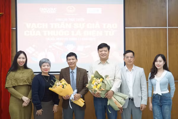 Giao lưu trực tuyến: 'Vạch trần sự giả tạo của thuốc lá điện tử' 