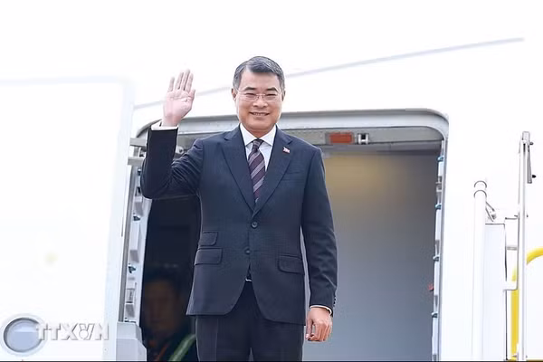 Thủ tướng lên đường tham dự Hội nghị Cấp cao kỷ niệm 35 năm quan hệ ASEAN - Nga