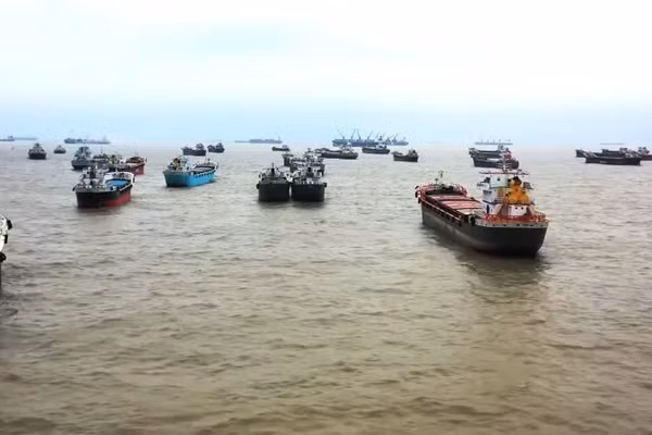 Điều gì đang xảy ra ở eo biển Hormuz?