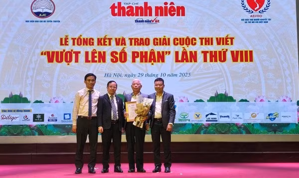 Lễ tổng kết, trao giải cuộc thi viết 'Vượt lên số phận' lần VIII
