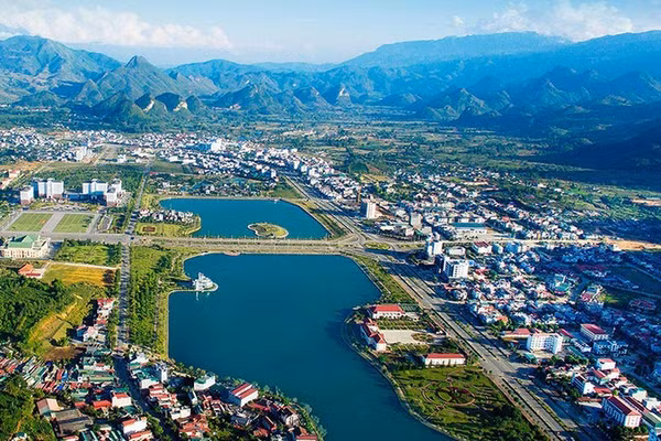 Cơ hội học tập và việc làm mới tại vùng kinh tế chiến lược Lai Châu