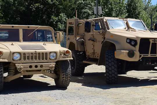 Lục quân Mỹ tiếp tục đặt niềm tin vào thiết giáp HMMWV bất chấp đã có JLTV