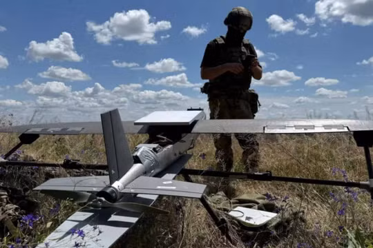 Ukraine nối lại tấn công khi Starshield được khôi phục ở tốc độ trên 400km/h