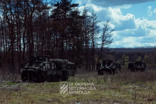 Ukraine hoán cải thiết giáp BTR-60 thành robot cảm tử mang hàng trăm kg thuốc nổ