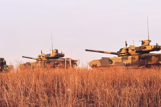 Nga tuyên bố chuyển đổi T-14 Armata thành... tổ hợp tên lửa phòng không tầm ngắn