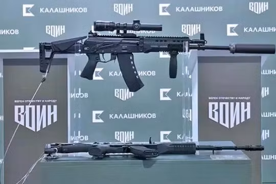 Kalashnikov bán một lô súng trường tấn công AK-12 nâng cấp cho khách hàng bí ẩn