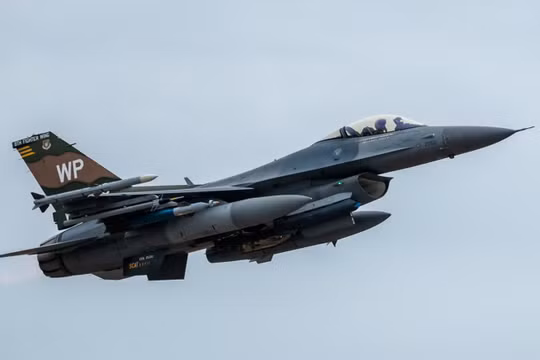 Tên lửa siêu thanh Blackbeard mang lại khả năng tấn công vượt trội cho F-16