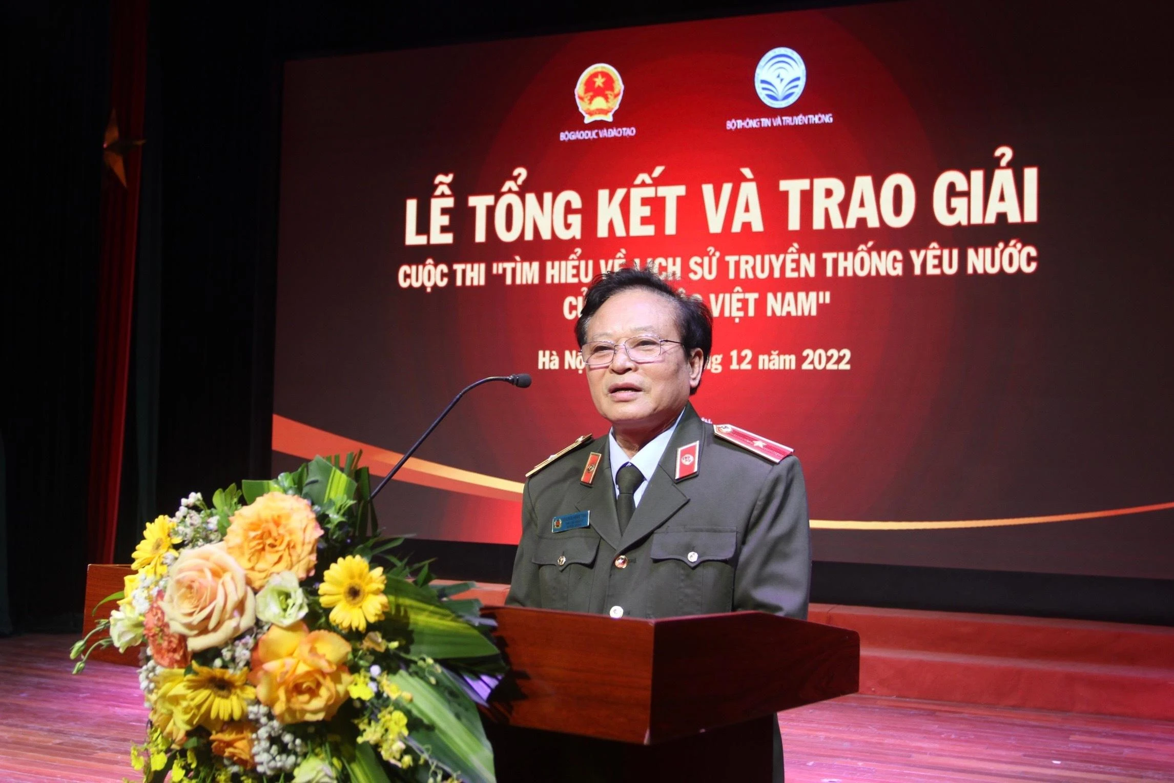 Thiếu tướng, TS, Nhà văn Nguyễn Hồng Thái phát biểu tại buổi lễ.