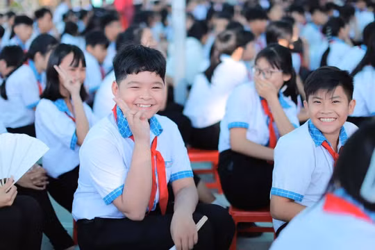 Học sinh Trường THCS Trung Hiếu (Vĩnh Long). Ảnh: NTCC