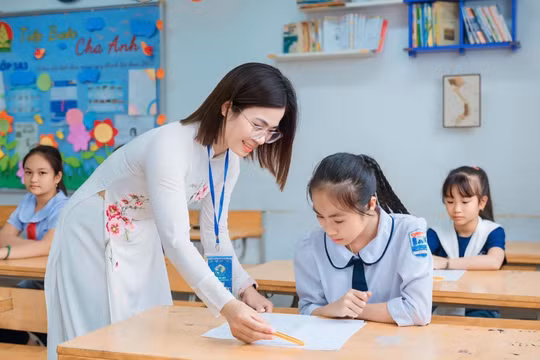 Cha mẹ là người đầu tiên giúp trẻ hình thành kỹ năng bày tỏ cảm xúc và nói “không” khi cảm thấy không an toàn.