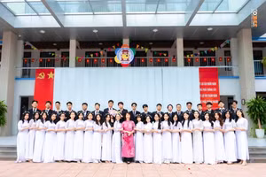 Lớp 9A9 do cô Ngô Thúy Anh chủ nhiệm có 100% học sinh đỗ công lập.