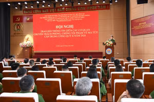 Các lực lượng trao đổi thông tin liên quan đến tội phạm về ma túy.