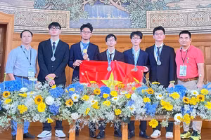5 thí sinh đoàn Việt Nam dự thi đoạt giải.