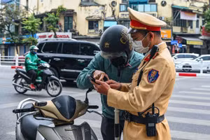 Cảnh sát giao thông làm nhiệm vụ (Ảnh TL).