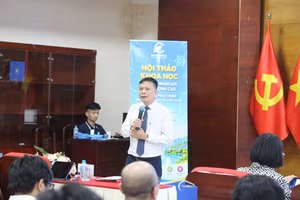 TS. Nguyễn Đăng Toản, Trưởng khoa Năng lượng và Phát triển bền vững chia sẻ tại hội thảo.