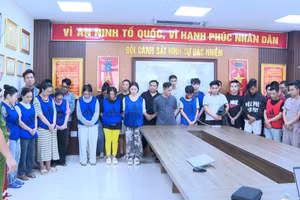 Công an TP Hải Phòng tiếp nhận 45 trường hợp người Việt Nam trong ổ nhóm.