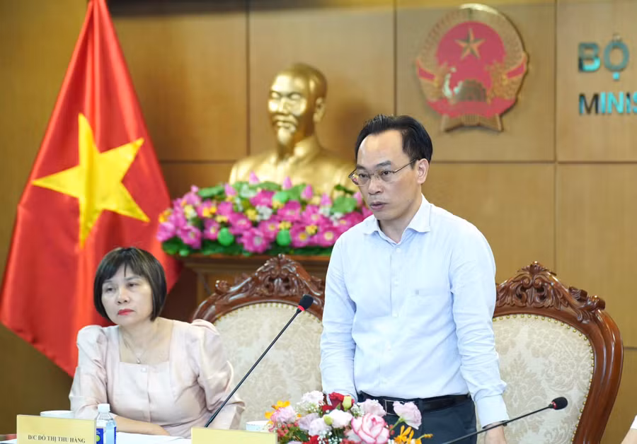 thứ trưởng.jpg