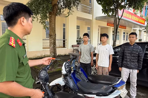 Ba bị can bị khởi tố, bắt tạm giam để điều tra về hành vi cướp tài sản. (Ảnh: S.Đ)