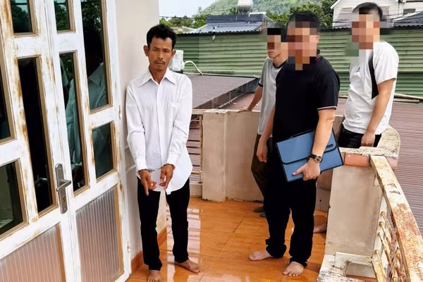 Cơ quan điều tra thực nghiệm hiện trường để làm rõ các tình tiết của vụ án. (Ảnh: S.Đ)