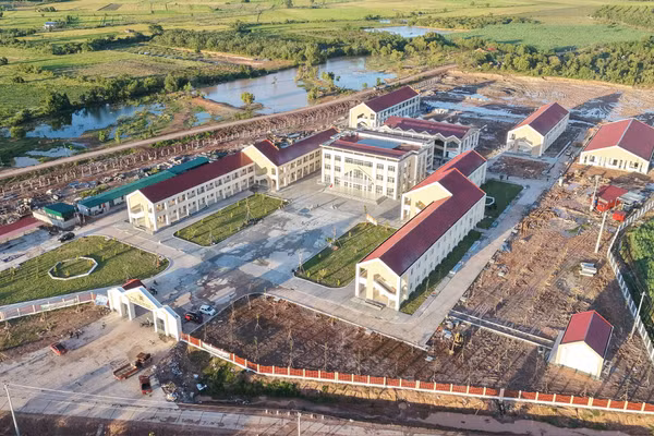 Toàn cảnh Trường PTNT TH&THCS Ea Rốk.