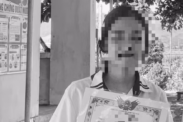 Nữ sinh lớp 9 được phát hiện tử vong dưới mương nước.