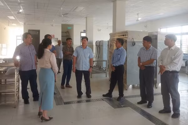 Lãnh đạo tỉnh Đắk Lắk kiểm tra công tác chuẩn bị khai giảng.