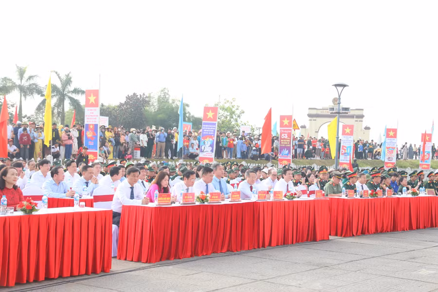 hien-luong-thong-nhat-3.jpg