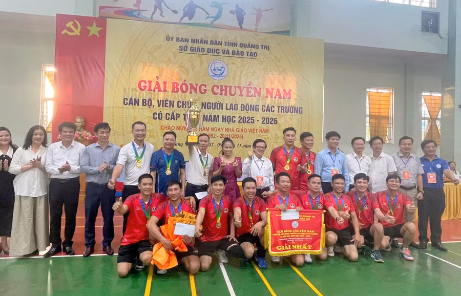 be-mac-bong-chuyen-3.jpg