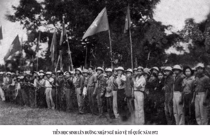tien-hoc-sinh-len-duong-nhap-ngu-1972-2e3e151bb9.jpg