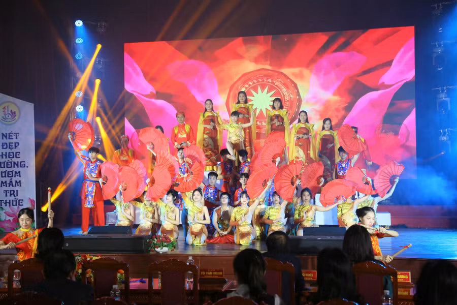 van-hoa-hoc-duong-10.jpg