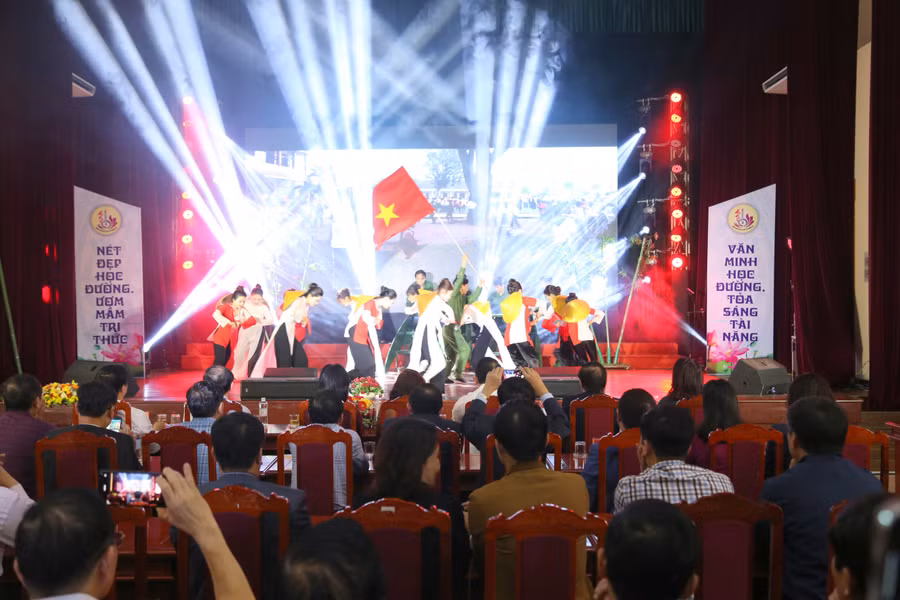 van-hoa-hoc-duong-1.jpg