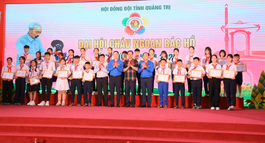 dai-hoi-chau-ngoan-bac-ho-4.jpg